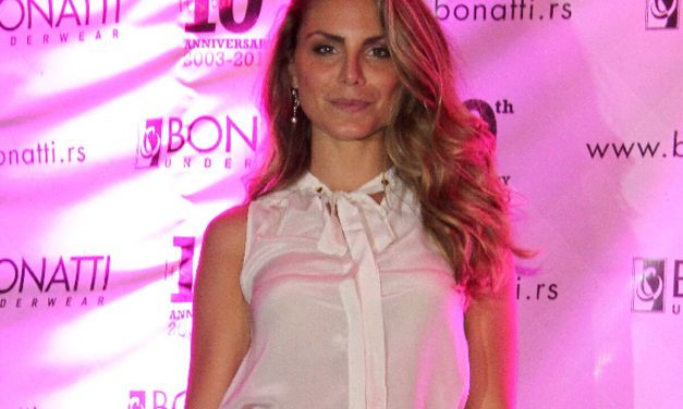 Nina Seničar tvrdi da nije imala plastične operacije, šta je onda ovo?