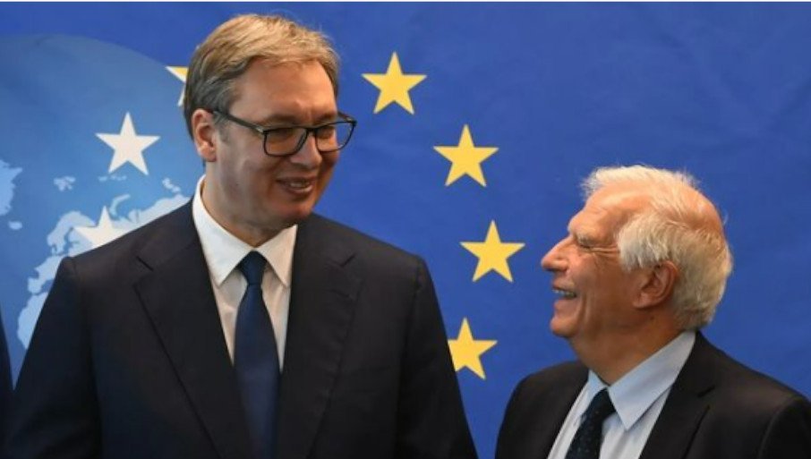 VUČIĆ NA NEFORMALNOM RUČKU SA BORELJOM: I u ovoj zgradi ponovila se tema uvođenja sankcija Ruske Federacije.