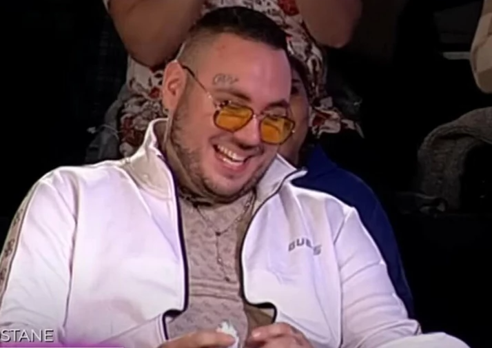 DEJAN MU URUČIO POKLON U SRED EMISIJE! Filip Car ZANEMEO: “UZEO SAM TI NAJSKUPLJE!” – Šta li će ovo biti?!