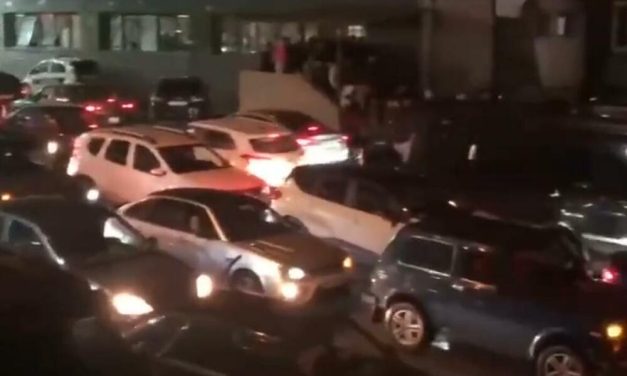 MASOVNO BEŽANJE IZ RUSIJE POSLE NAJAVE MOBILIZACIJE: Gužva za ulazak u Finsku, nepregledna kolona ka Gruziji! (VIDEO, FOTO)