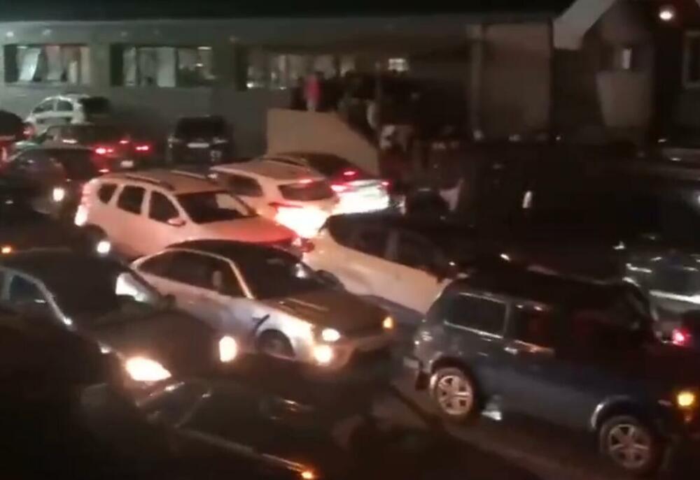 MASOVNO BEŽANJE IZ RUSIJE POSLE NAJAVE MOBILIZACIJE: Gužva za ulazak u Finsku, nepregledna kolona ka Gruziji! (VIDEO, FOTO)