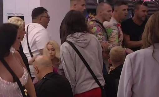 ODE PRVI MESEČNI HONORAR! Produkcija Zadruge 6 reagovala zbog okršaja