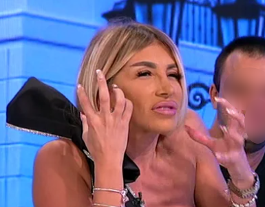 Dalila u emisiji POPUCALA po svim šavovima, urlala na Cara: „NEMAŠ VOZAČKU, 5 SUĐENJA TE ČEKA, DUGUJEŠ PARE“! (FOTO)