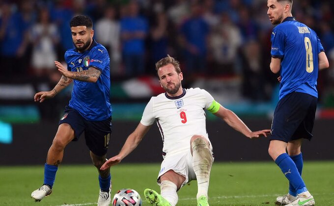 Engleska ispala, Kejn kaže „bez panike“!