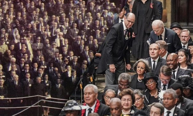Na čijoj je sahrani bilo više svetskih lidera, Tito ili kraljica Elizabeta?