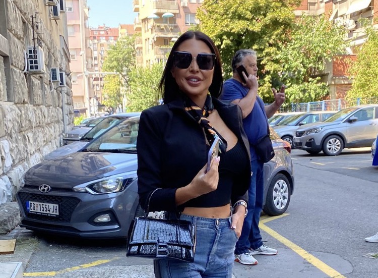 „PECI SPRAVA NE RADI“ Maja Marinković BEZ SRAMA! Otkrila GROZNE detalje afere: „Morao je Car da me RAZDRMA!“ (VIDEO)