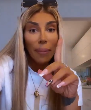 „TOLIKO JADNO DA SE JEDVA GLEDA…“ Dalila nastavlja BAHATO ponašanje! Ovom objavom FRAPIRALA javnost – Komentari PRŠTE! (FOTO)