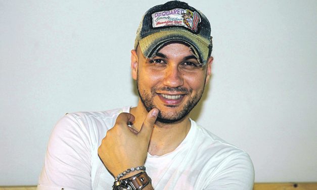 ROĐEN BRAT BOJANA MAROVIĆA JE LEPOTAN! Izabran je da predstavlja Crnu Goru na svetskom takmičenju MODELA