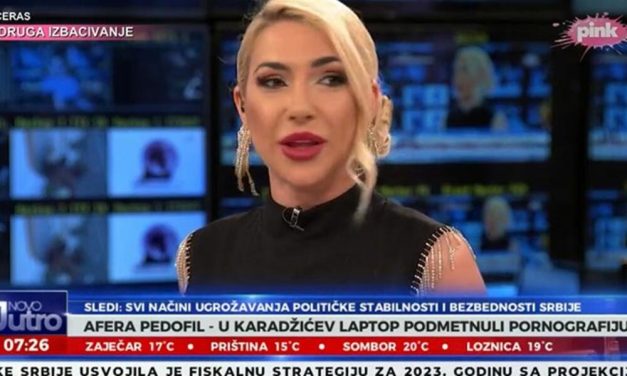 Jovana Jeremić diktira NOVE TRENDOVE: Nikome nije jasno da je li obukla haljinu ili sako!