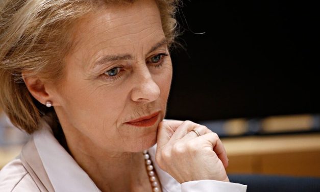 Ursula fon der Lajen danas u Prištini prvo sa Osmani, potom sa Kurtijem