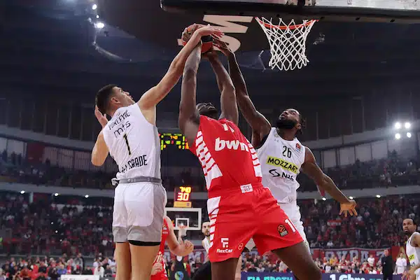 Surov kraj pobedničke serije, Olimpijakos prejak za desetkovan Partizan