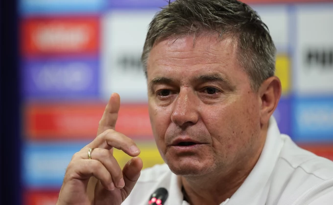 Piksi stihom Aleksandre Prijović od Mitru i Vlahoviću: „Nije kome je rečeno, nego kome je suđeno“