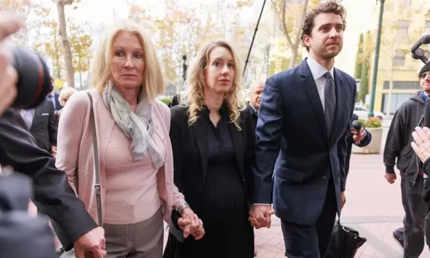 Milijarderka Elizabet Holms osuđena na 11 godina zatvora zbog prevare