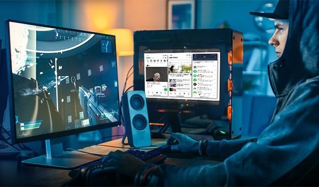 ASRock stavio 13.3” ekran na bočni panel kućišta, možete ga kupiti za 150 US$