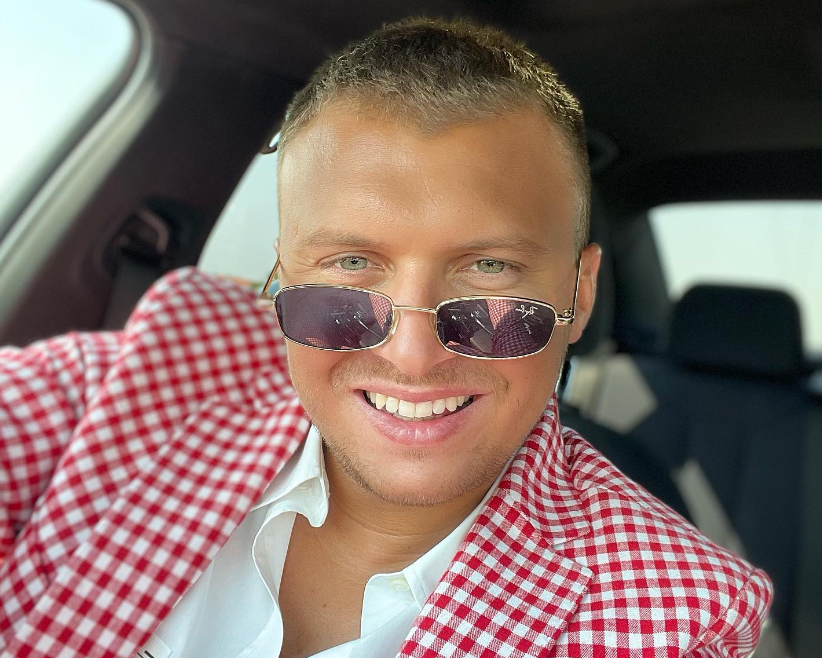 Karić snimao našu ZGODNU I MLADU PEVAČICU iz svih mogućih uglova: Provodio se do jutra, pa podigao VELIKU PRAŠINU! (FOTO)