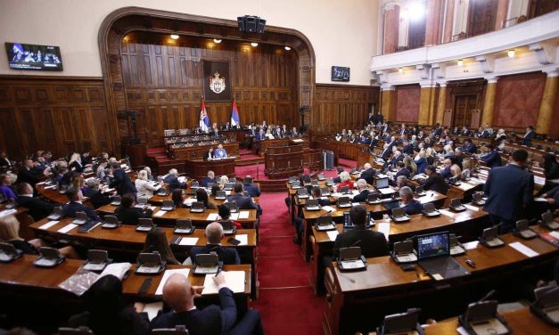 Opozicioni poslanici predloženi budžet za 2023. godinu ocenili kao iracionalan, vladajuća većina tvrdi da je optimalan