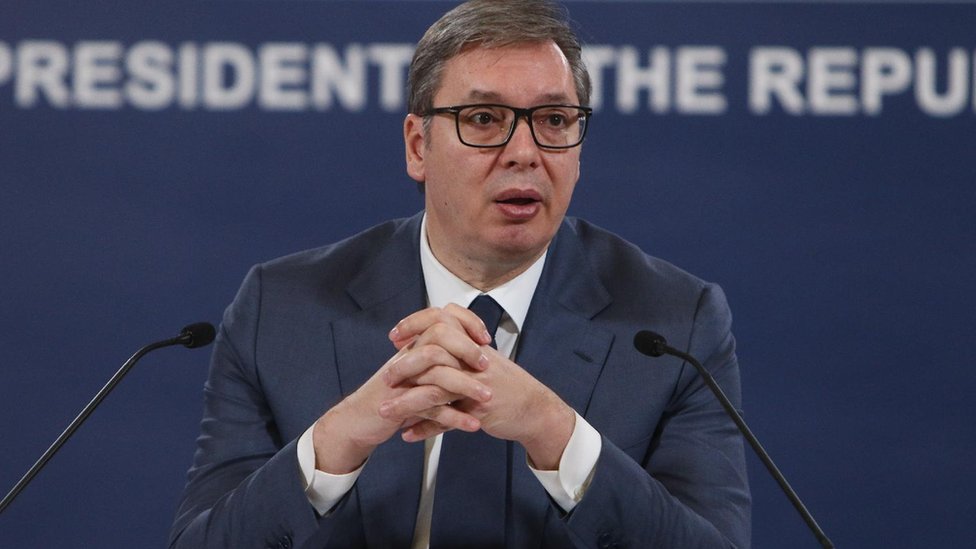 Kosovo i Srbija: Kurti traži uklanjanje blokada na severu, Vučić najavio: „Zahtevaćemo od KFOR-a povratak srpske vojske“
