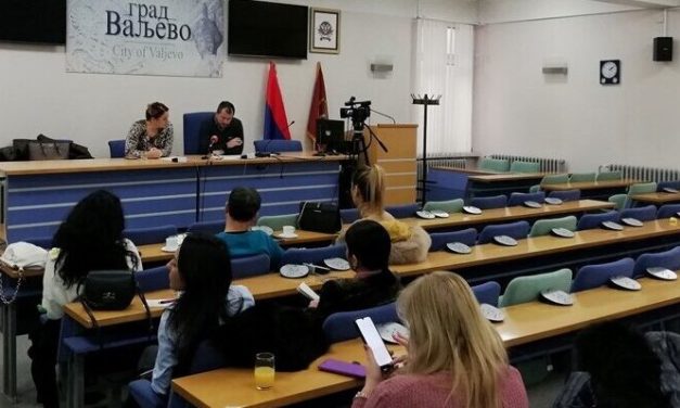 Kadrovskoj komisiji u Valjevu sporan zahtev bivše gradske urbanistkinje za naknadu od tri plate zbog prelaska na novo radno mesto