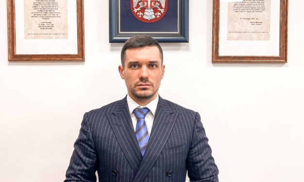 Vrtoglavi uspon jednog fizioterapeuta: Od popisivača do direktora jedne važne državne institucije