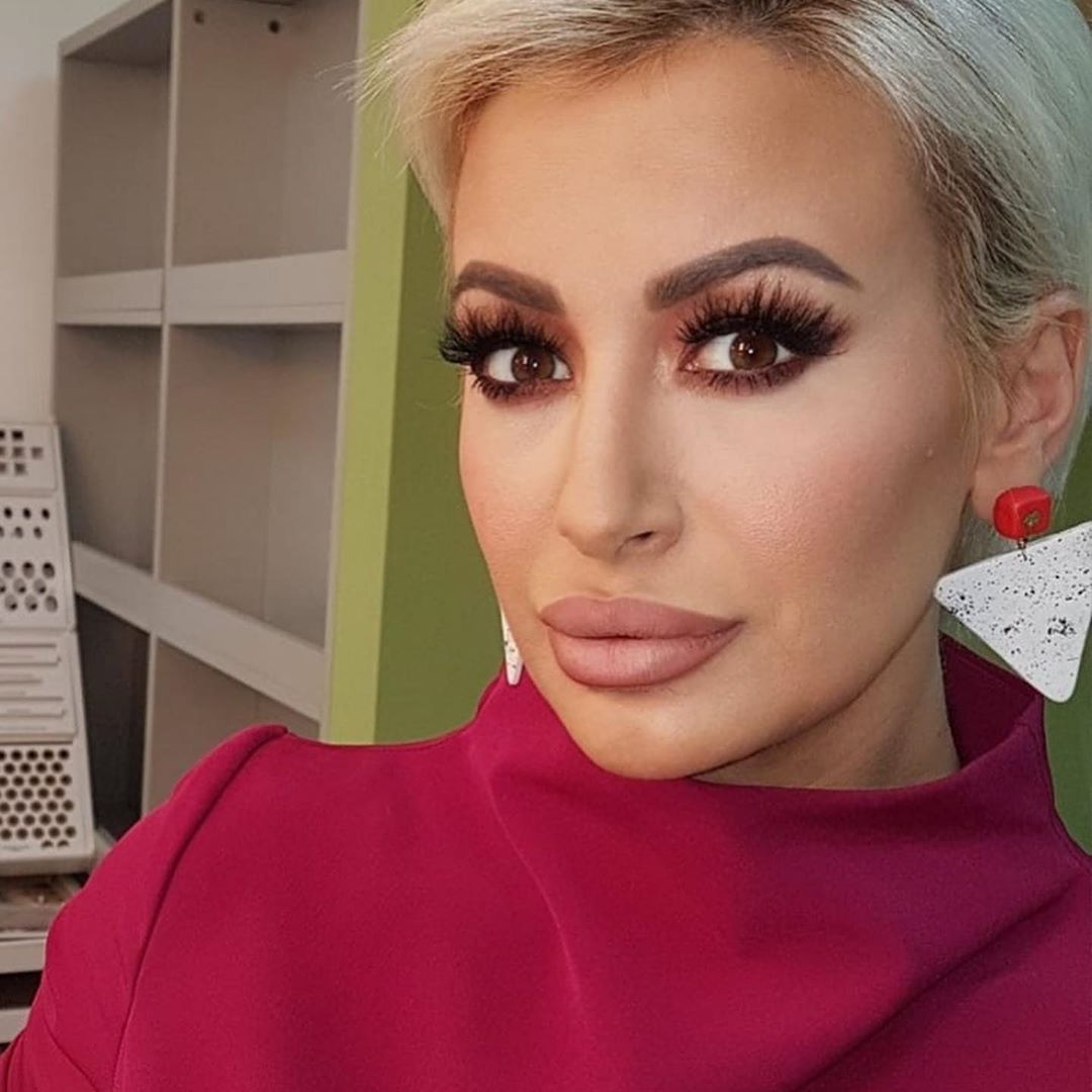 Nije se ni oporavila, već zakazuje SASTANAK! Voditeljka FRAPIRALA objavom – Operacija trajala 4 sata (FOTO)