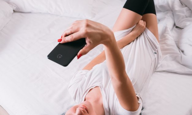 Seksting u praksi: 5 razloga zbog kojih je slanje intimnih fotogafija rizično