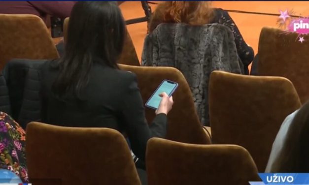 TV Pink zumirala telefon novinarke N1 dok je postavljala pitanje Vučiću