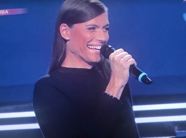 OSVOJILA 6 GLASOVA ŽIRIJA: „U „Zvezdama Granda“ nastupila TRANSRODNA PEVAČICA, Marija Šerifović ODBILA da joj bude mentor! (FOTO)
