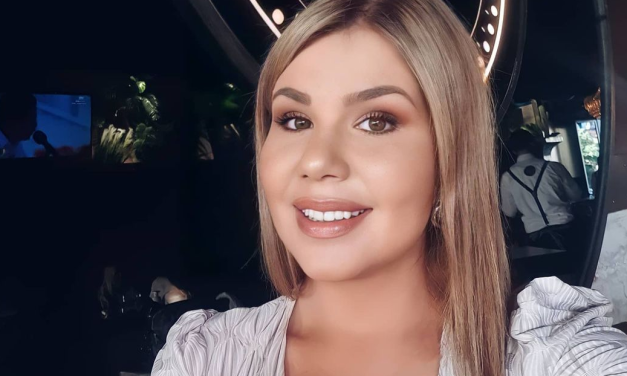 KRSTINJA TODOROVIĆ U TOPU I USKIM HELANKAMA: Pevačica smršala preko 90 kg, pa pokazala TELO U TERETANI i napravila pometnju! (FOTO)