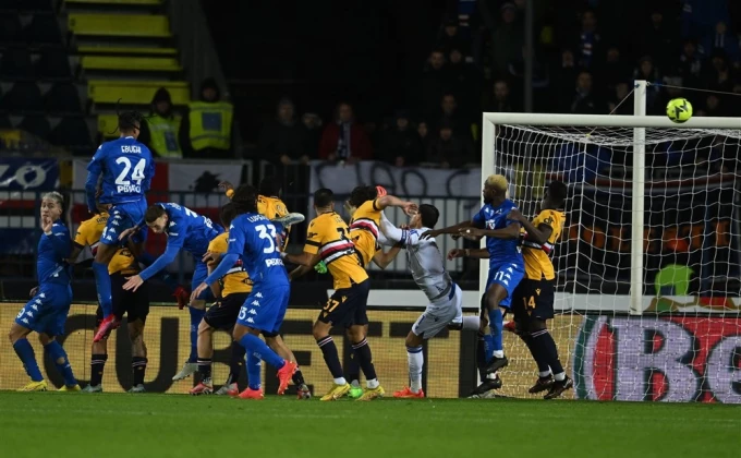 Odluka o kojoj će se pričati, VAR poništio gol Sampdorije u 97. minutu, Stanković poludeo!