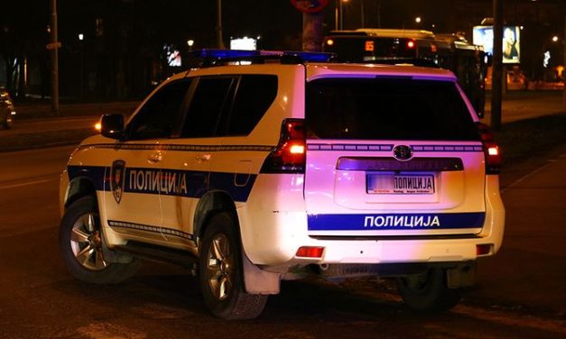 Razbojinik izbo radnicu na Zvezdari: Izvadio nož, hrabra žena odbila da mu preda novac