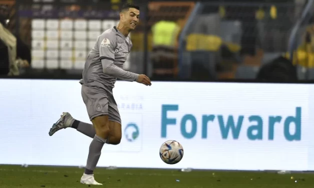 „Mesi, Mesi“ u Saudijskoj Arabiji, pobesneli Ronaldo pognute glave izašao sa terena!