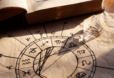 HOROSKOP ZA 14. MART: Ovovima se savetuje OPREZ u saobraćaju, Jarcu strpljenje, a ispred ovog znaka je važna ODLUKA.
