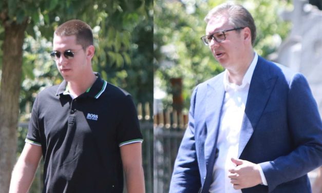 Sin Aleksandra Vučića u vezi sa poznatom pevačicom? Zajedničke fotografije osvanule u javnosti FOTO