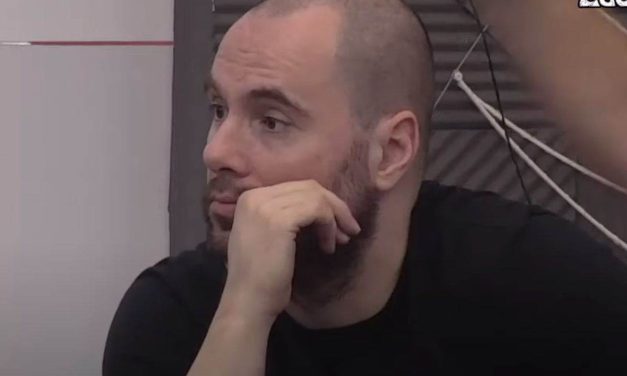 Slavnić izgubio razum: Anđela jedva preživela ono što joj je uradio (UZNEMIRUJUĆI VIDEO)