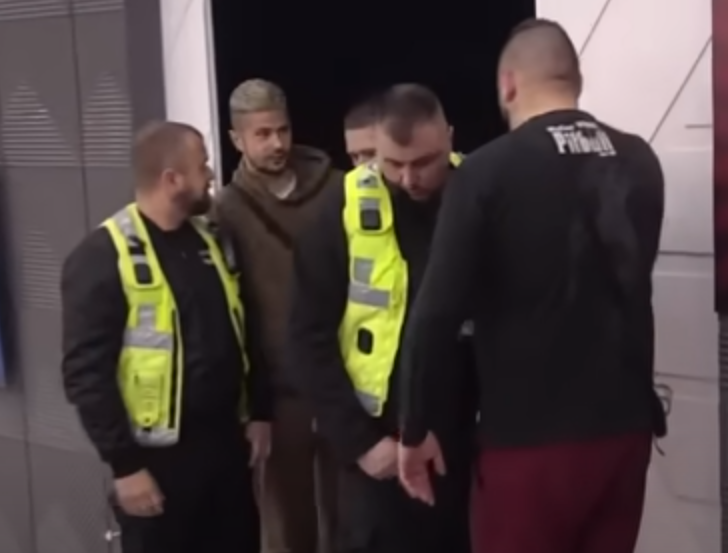 Emisija prekinuta, OBEZBEĐENJE OPKOLILO BELU KUĆU – Filip Car se okomio na Bilala (video)