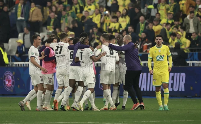 Pregaženi „kanarinci“, Kup Francuske obojen u „ljubičasto“!