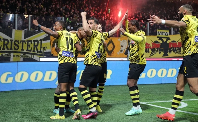 PAO i AEK nastavljaju „mrtvu“ trku!