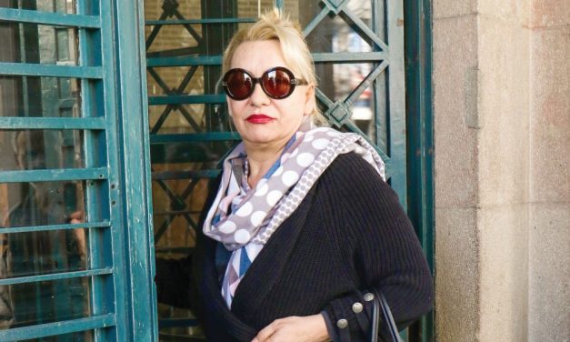 Sve je to zbog bezvolje i bolesti: Vesni Zmijanac izgled više nije važan, skroz se zapustila FOTO