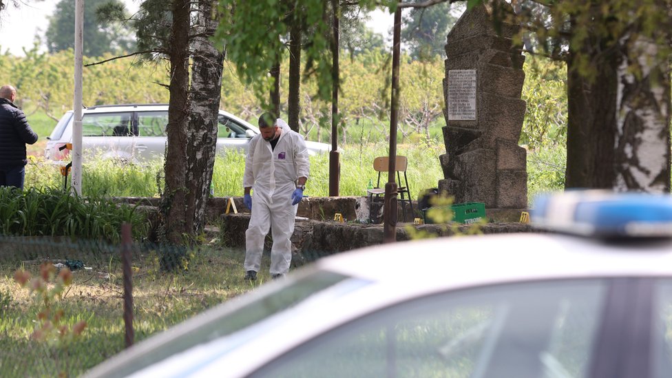 mladenovac-muk-na-ulicama-sela-ophrvanih-tugom-posle-ubistva-osmoro-mestana.jpg Mladenovac: Muk na ulicama sela ophrvanih tugom posle ubistva osmoro meštana