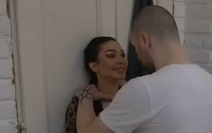 PAO POLJUBAC U RUKU! Ova zadrugarka je Zvezdanu skočila u krevet nakon raskida sa Majom (video)