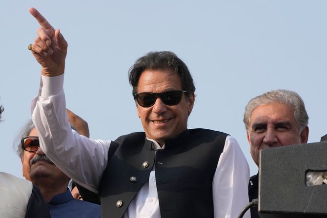 imran-kan-pusten-iz-pritvora-pakistanski-sud-proglasio-hapsenje-nezakonitim.jpg Imran Kan pušten iz pritvora: Pakistanski sud proglasio hapšenje nezakonitim