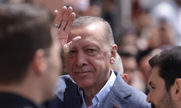 Erdogan se iznenada pojavio u Istanbulu