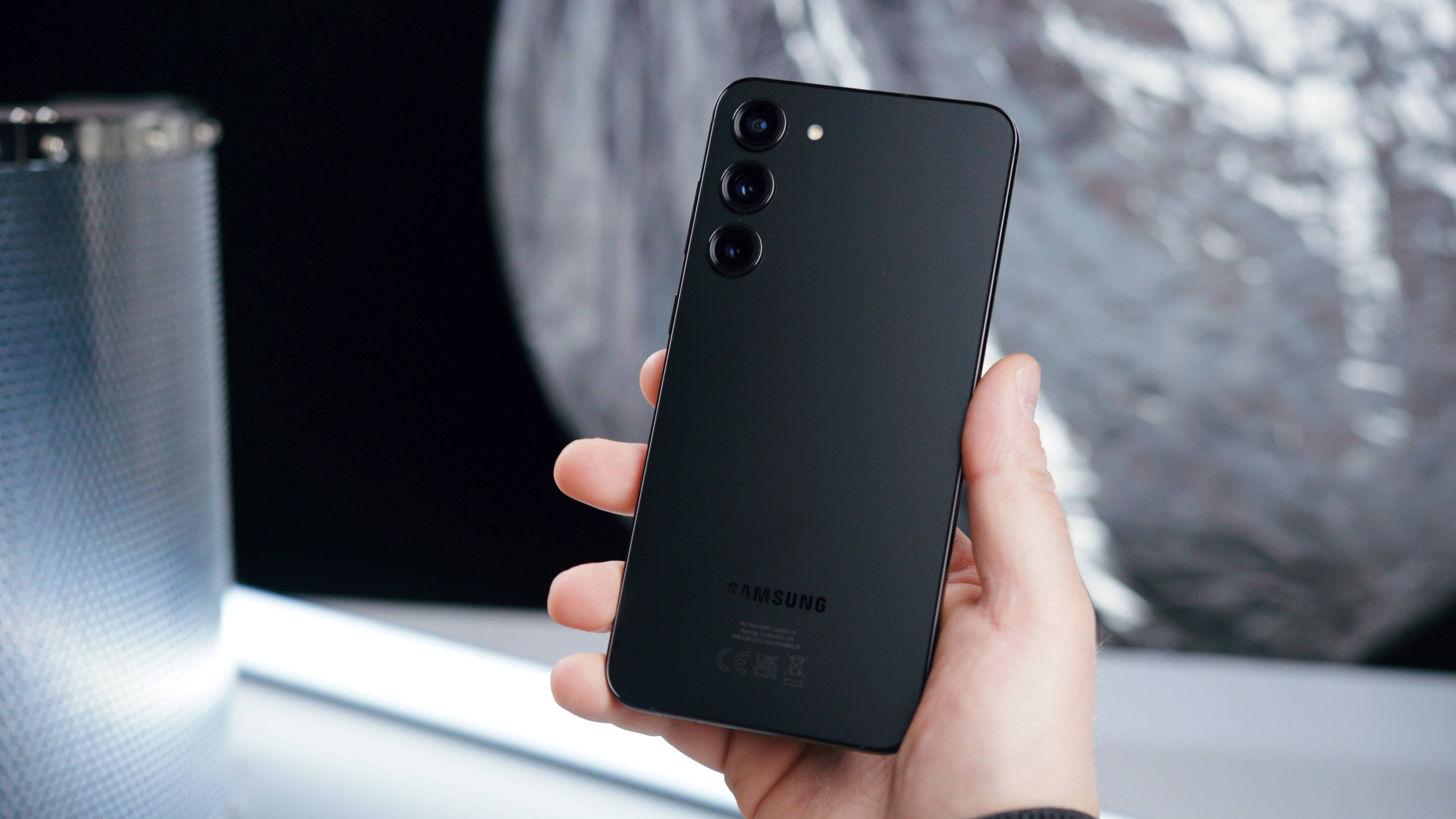 Samsung telefoni dobijaju Android 14 koji mesec ranije?