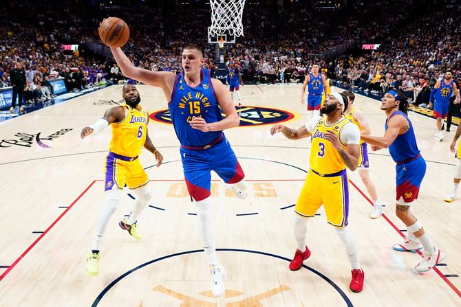 Denver moćan protiv Lejkersa, dabl-dabl Jokića u 2. četvrtini
