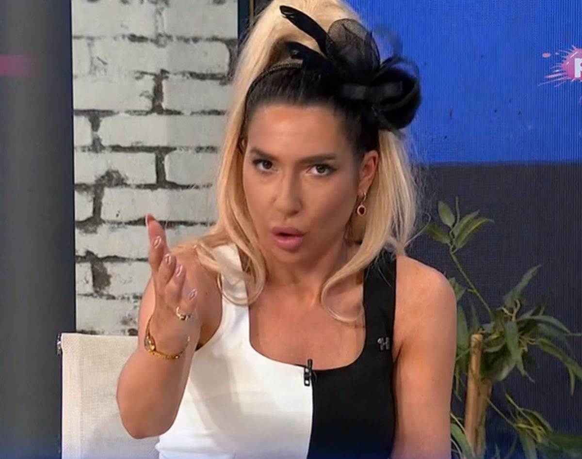 ODE U PEVAČICE! Jovani Jeremić procurio DEO PESME, snima spot u HELIKOPTERU, evo ko je gura u estradne vode