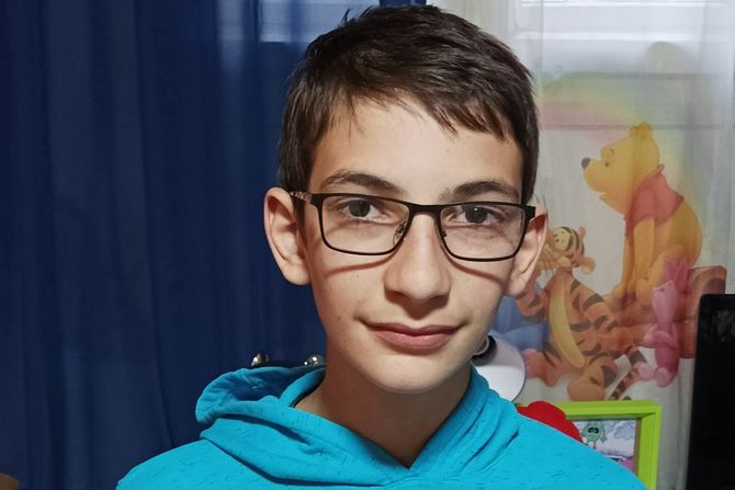 Kao beba se kočio, zbog tumora trpeo nesnosne bolove: Aleksandar sada potpuno zdrav, pomogli mu humani ljudi
