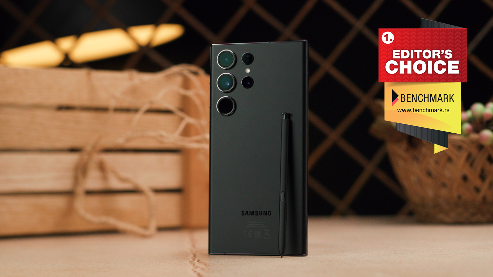 Samsung Galaxy S23 Ultra je najpopularniji premijum Android telefon, ali iPhone ponovo dominira