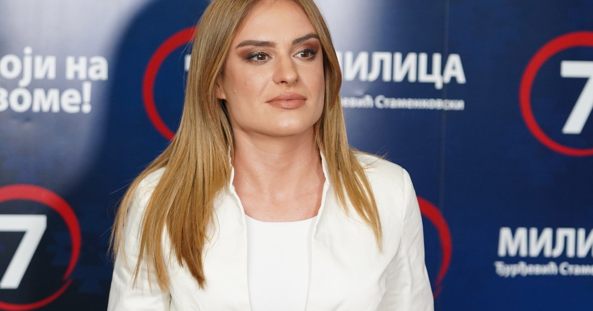 stamenkovski-urucila-resenja-o-pomoci-i-vaucere-obolelima-od-retkih-bolesti.jpg Stamenkovski uručila rešenja o pomoći i vaučere obolelima od retkih bolesti