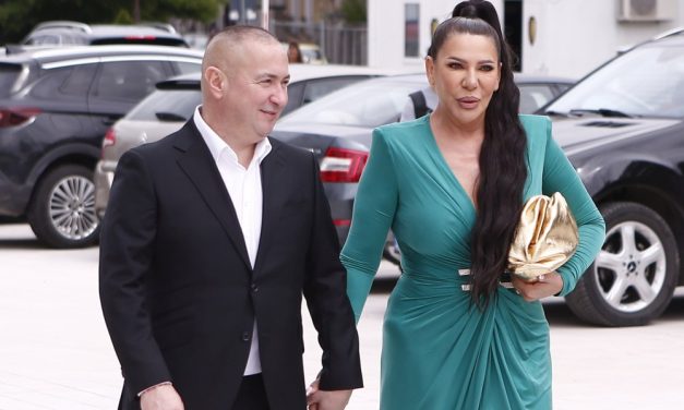 Đanijeva Slađa zbog estetskih korekcija postala neprepoznatljiva, a ova fotografija govori kakva je lepotica nekad bila (foto)