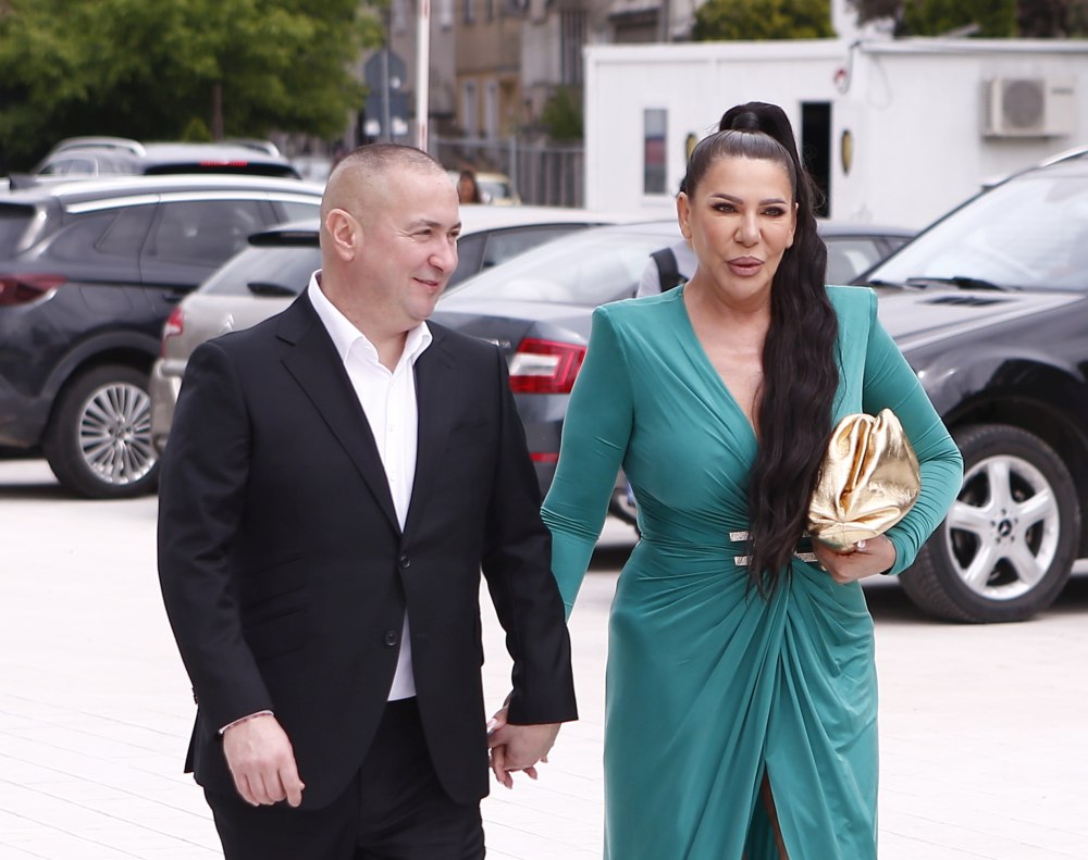 Đanijeva Slađa zbog estetskih korekcija postala neprepoznatljiva, a ova fotografija govori kakva je lepotica nekad bila (foto)